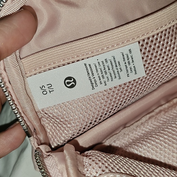 Lululenon Everywhere Belt Bag!! RARE Hard To Find!PIMI/SLVR/WHTO!! ♡ Nwts - Picture 6 of 12